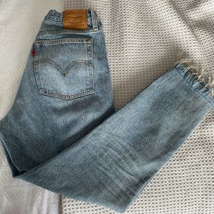 Wedgie Fit Levis Light Wash Jeans